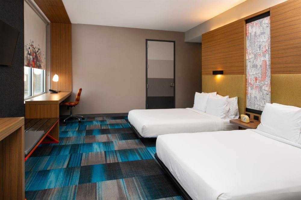 Guest room, 2 Queen beds interior